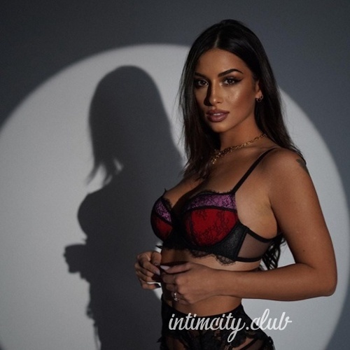 Телефонға түсірілген қысқа әуесқой минет Анамның кискасының фотосы